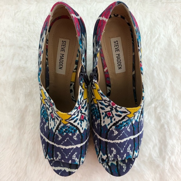 Steve Madden Peep Toe Fabric Platform Wedge - Picture 2 of 6